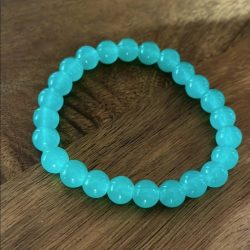 Vibrant Turquoise Beaded Bracelet (1)